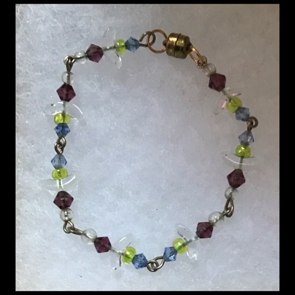 6"  Handcrafted Beaded Bracelet with Magnetic Clasp - Picture 1 of 3